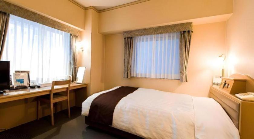 Starplaza Ikebukuro Hotel 2*